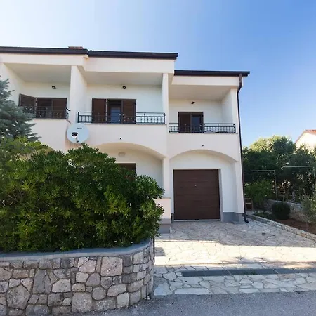 Family House With Near The Beach And City Center Apartman Krk Town