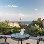 Apartmán Family House With Near The Beach And City Center Krk Town