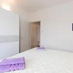 Apartmán Family House With Near The Beach And City Center