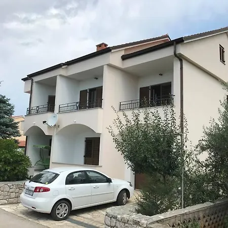 Apartment Family House With Near The Beach And City Center Krk Town
