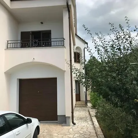 Family House With Near The Beach And City Center Apartment Krk Town
