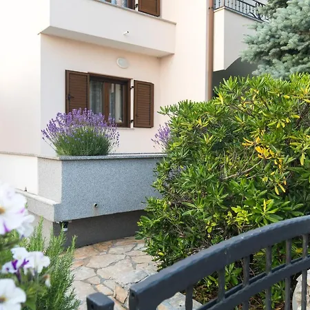 Family House With Near The Beach And City Center * Krk Town