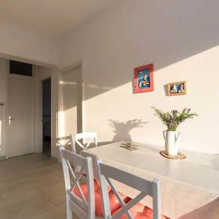 Family House With Near The Beach And City Center