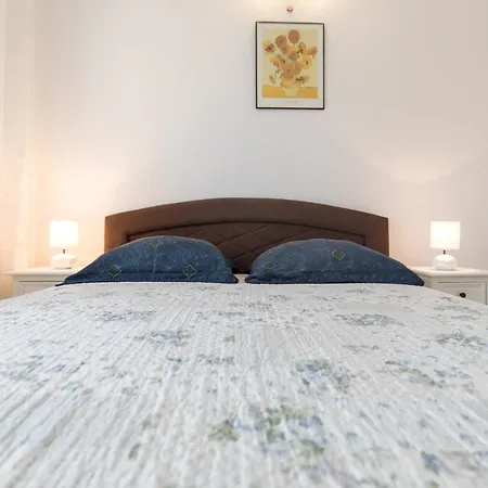 Family House With Near The Beach And City Center Apartment