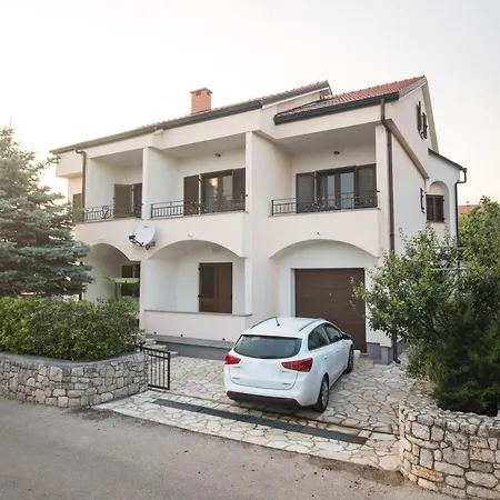 Family House With Near The Beach And City Center Apartment Krk Town