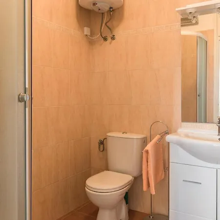 Family House With Near The Beach And City Center * Krk Town