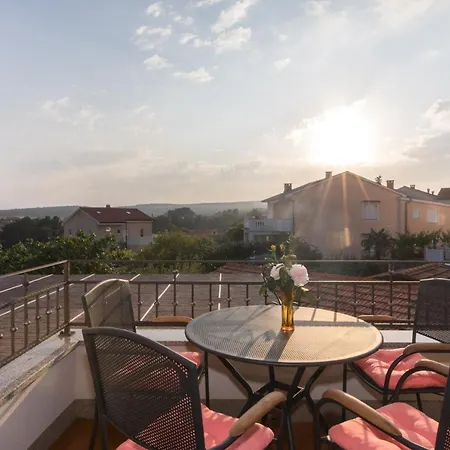 Family House With Near The Beach And City Center * Krk Town