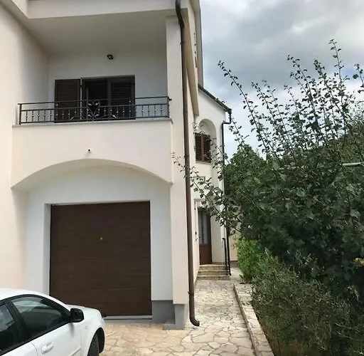Family House With Near The Beach And City Center Apartment Krk Town
