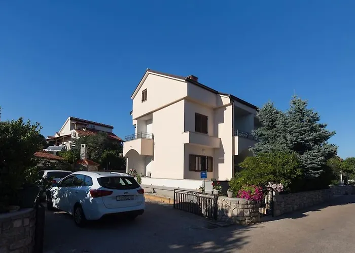 Family House With Near The Beach And City Center Apartment