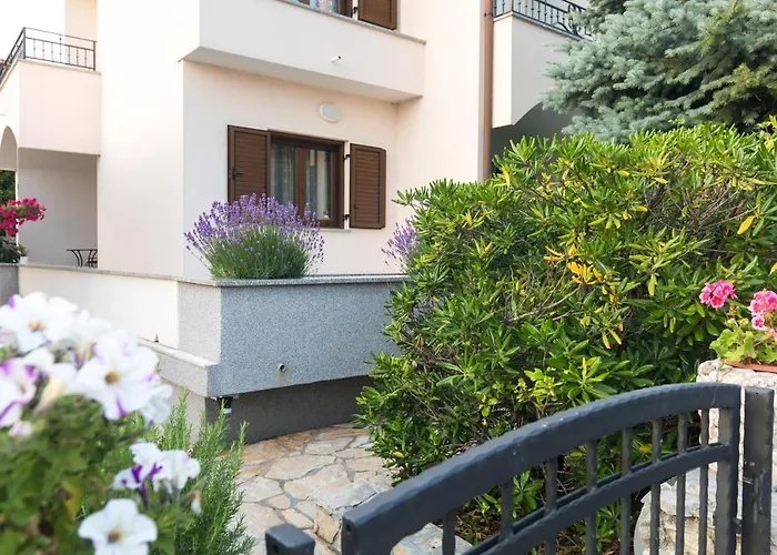 Family House With Near The Beach And City Center * Krk Town