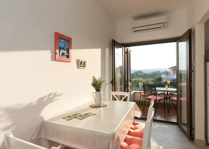Family House With Near The Beach And City Center Apartment Krk Town