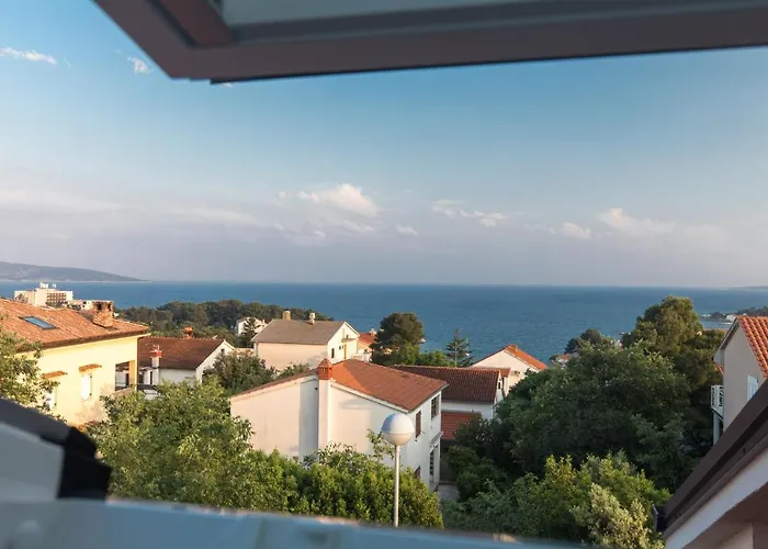 Apartment Family House With Near The Beach And City Center Krk Town