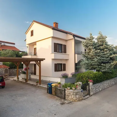 Family House With Near The Beach And City Center * Krk Town