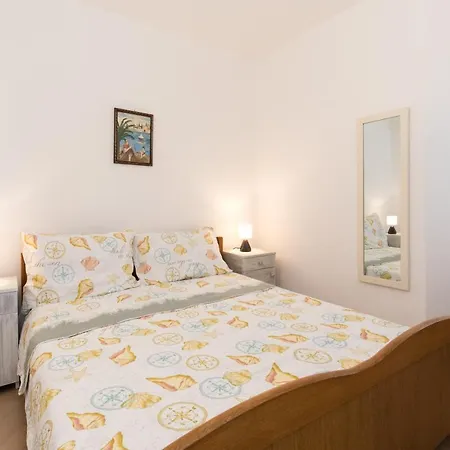 Apartmán Family House With Near The Beach And City Center Krk Town