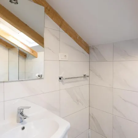 Family House With Near The Beach And City Center Apartmán *